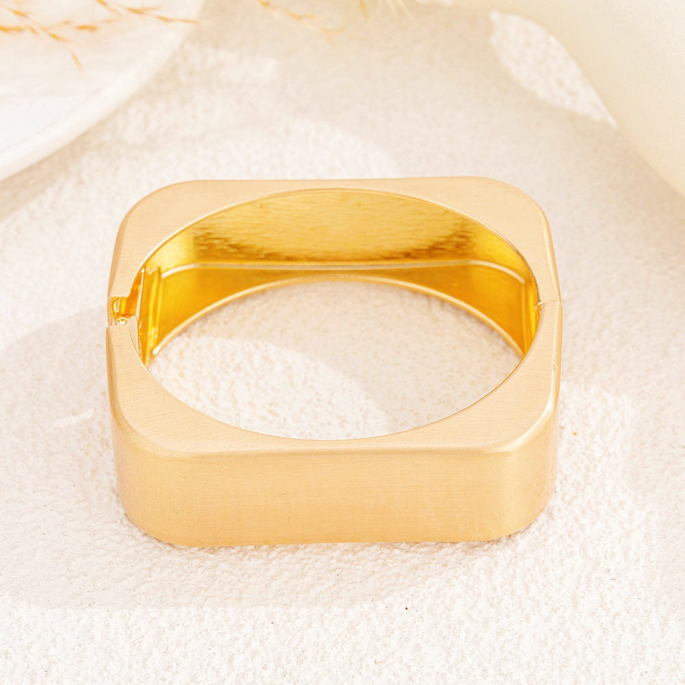 Exaggerated Metallic Wide-band Bracelet With Electroplating