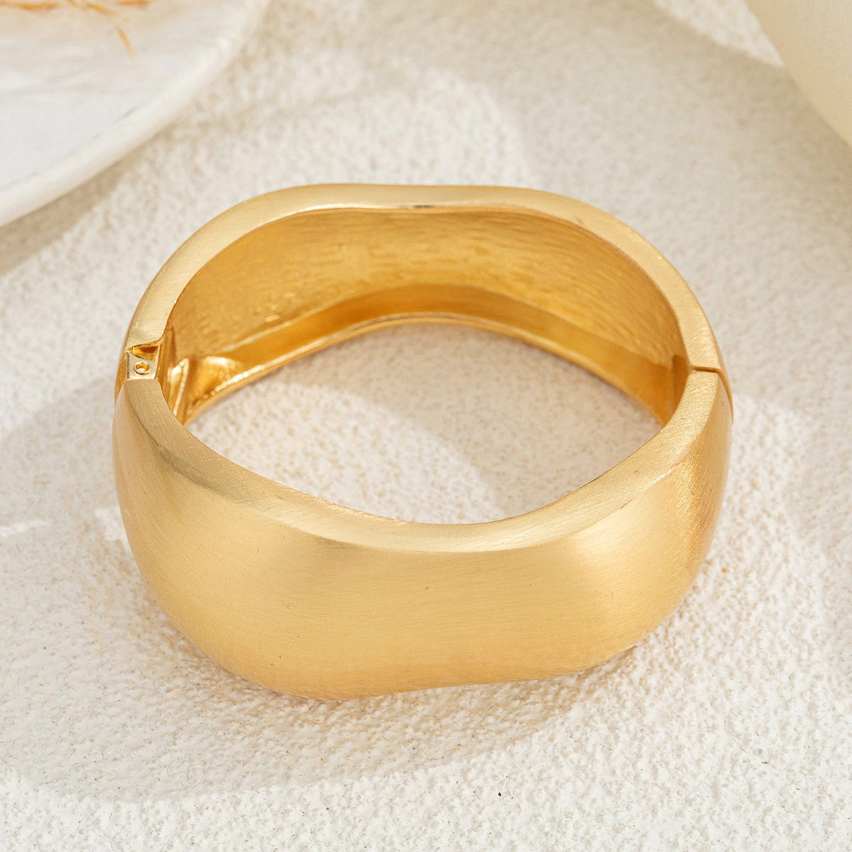 Exaggerated Metallic Wide-band Bracelet With Electroplating